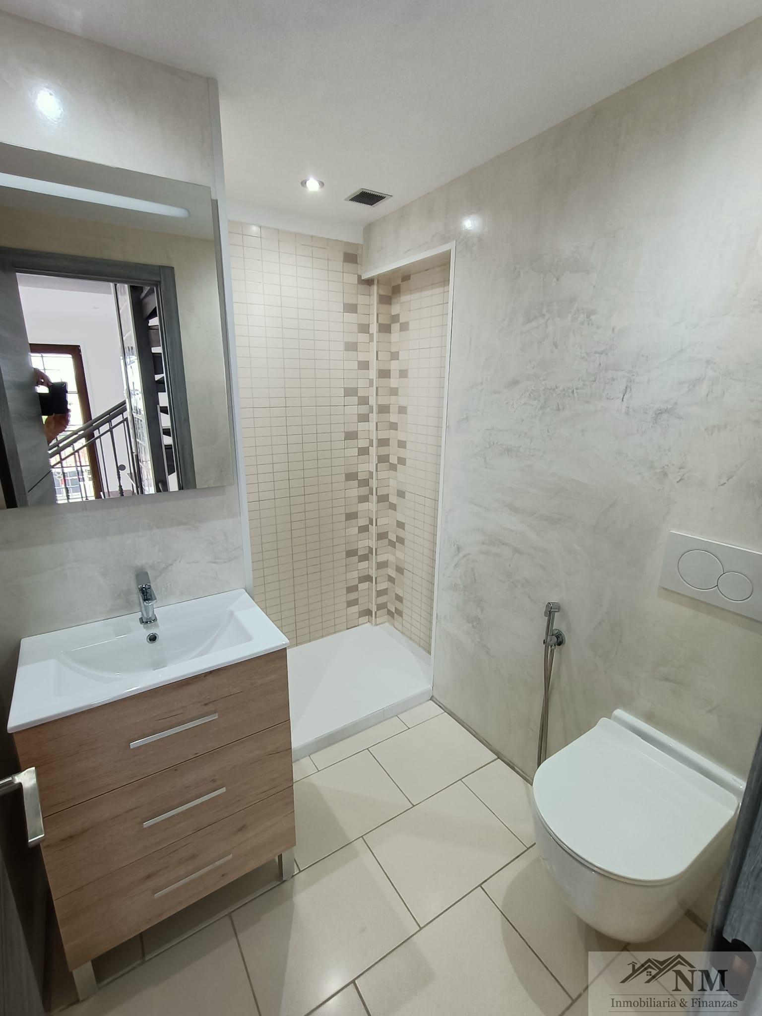 Venta de casa en San Isidro de Abona