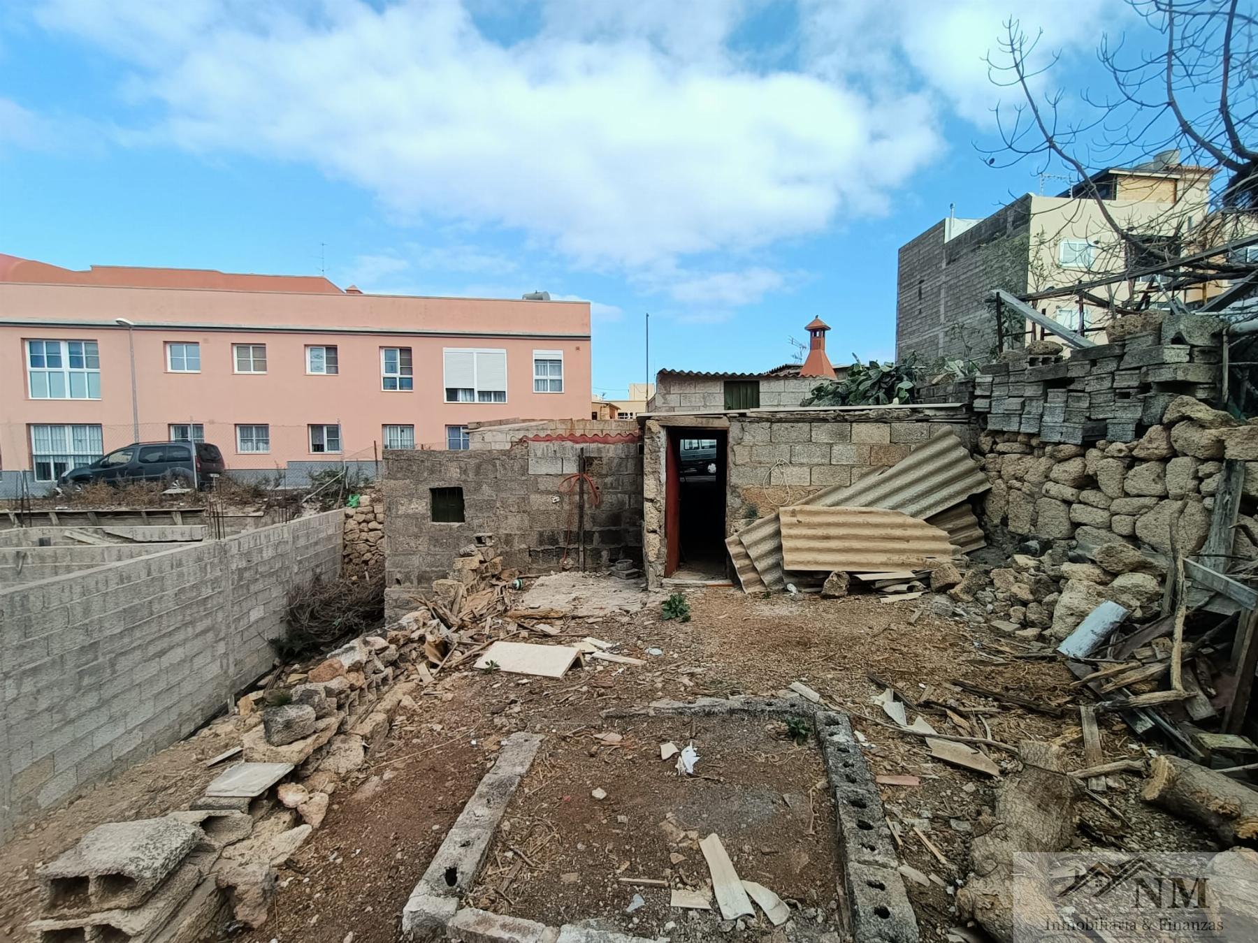 For sale of house in San Isidro de Abona