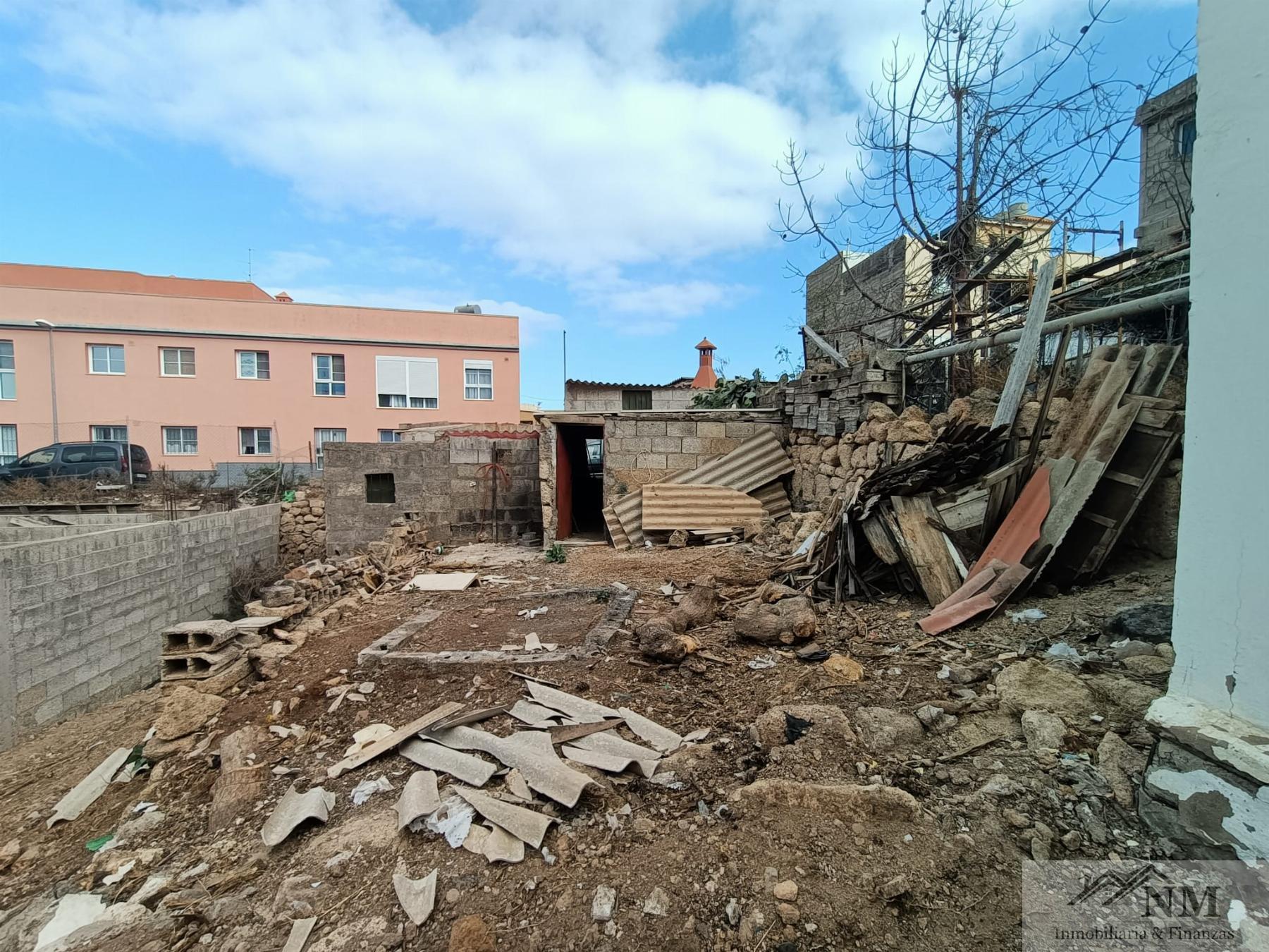 For sale of house in San Isidro de Abona