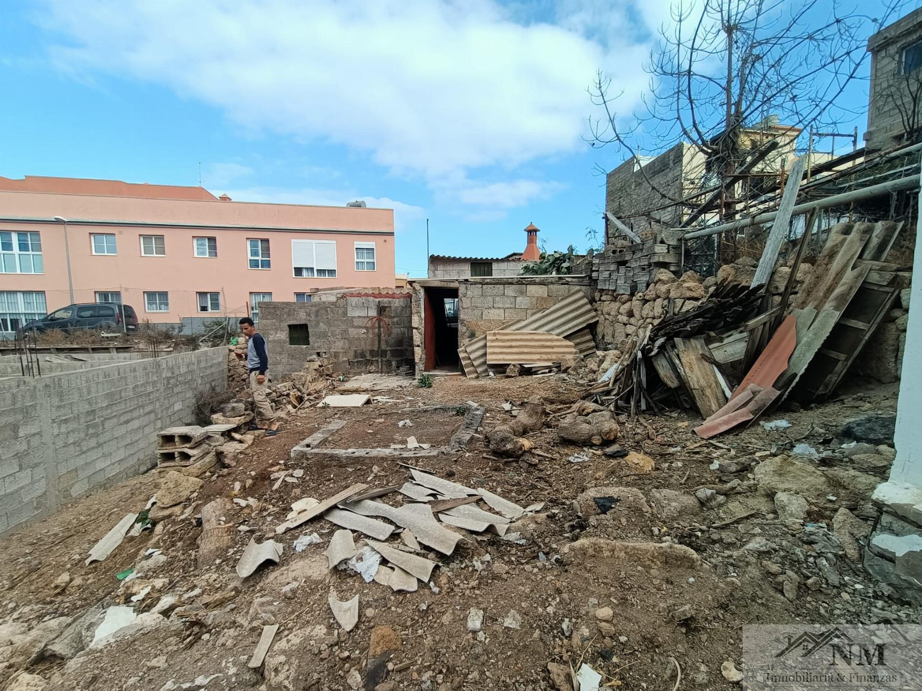 For sale of house in San Isidro de Abona