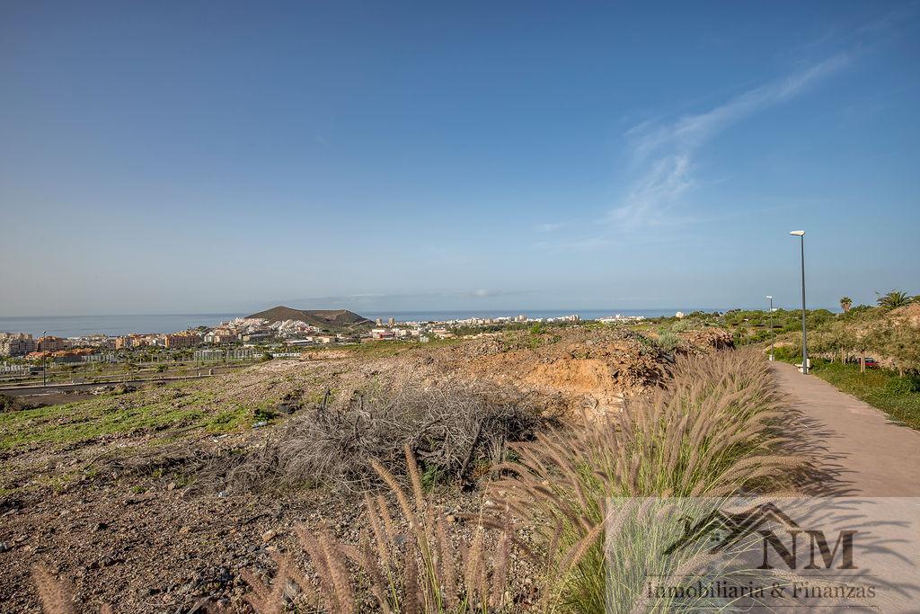 For sale of land in Playa de los Cristianos