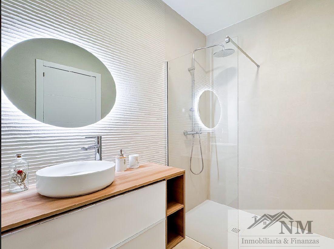 Venta de chalet en San Isidro de Abona