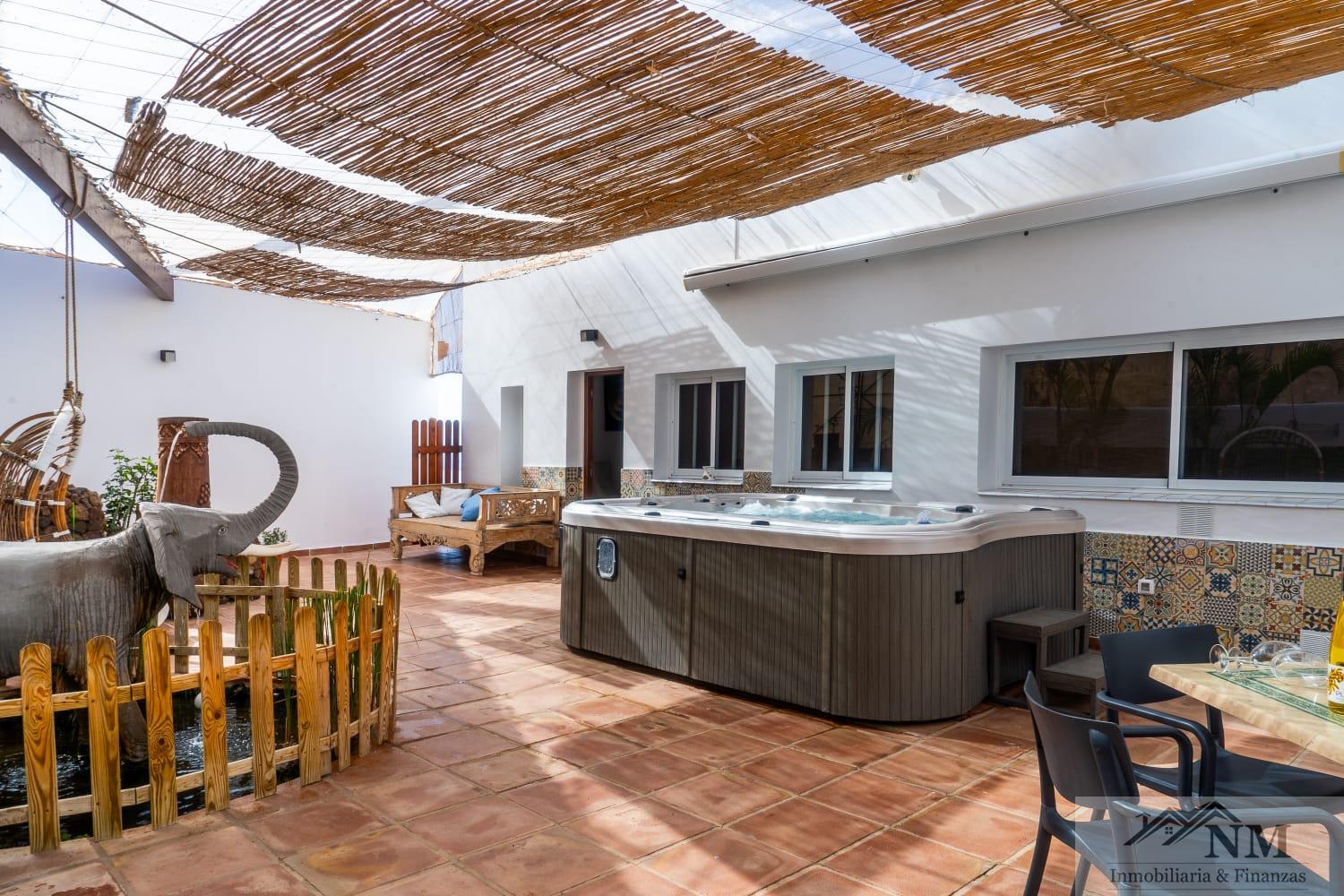 Venta de finca rústica en Guía de Isora