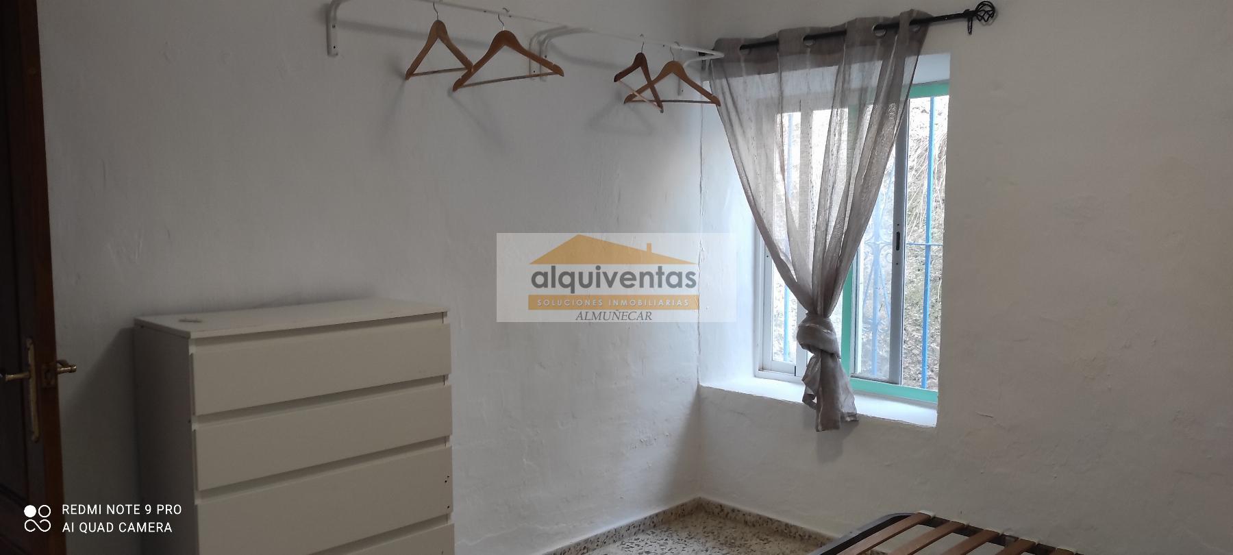 For sale of house in Almuñécar
