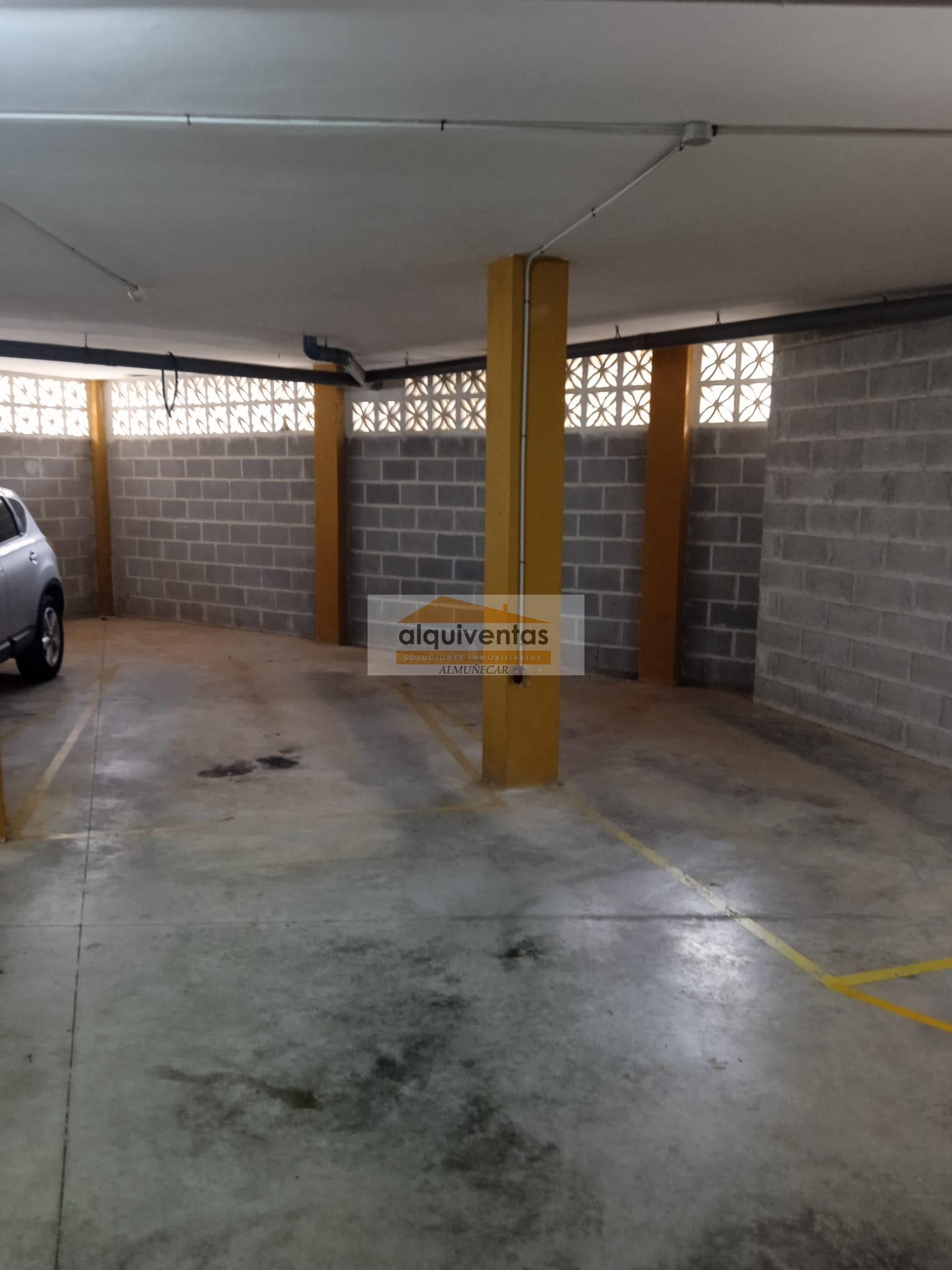 For sale of garage in La Herradura
