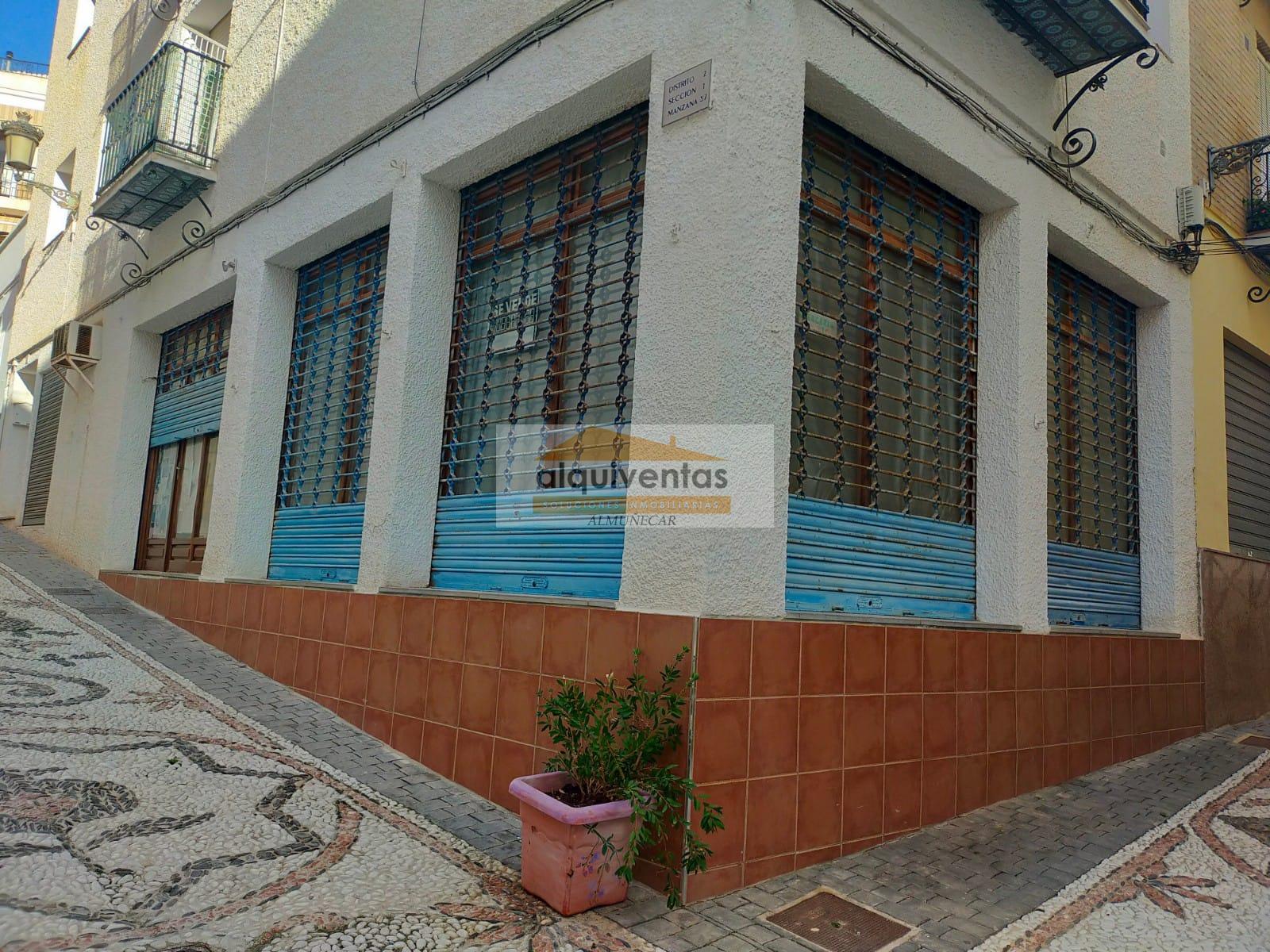 For sale of commercial in La Herradura