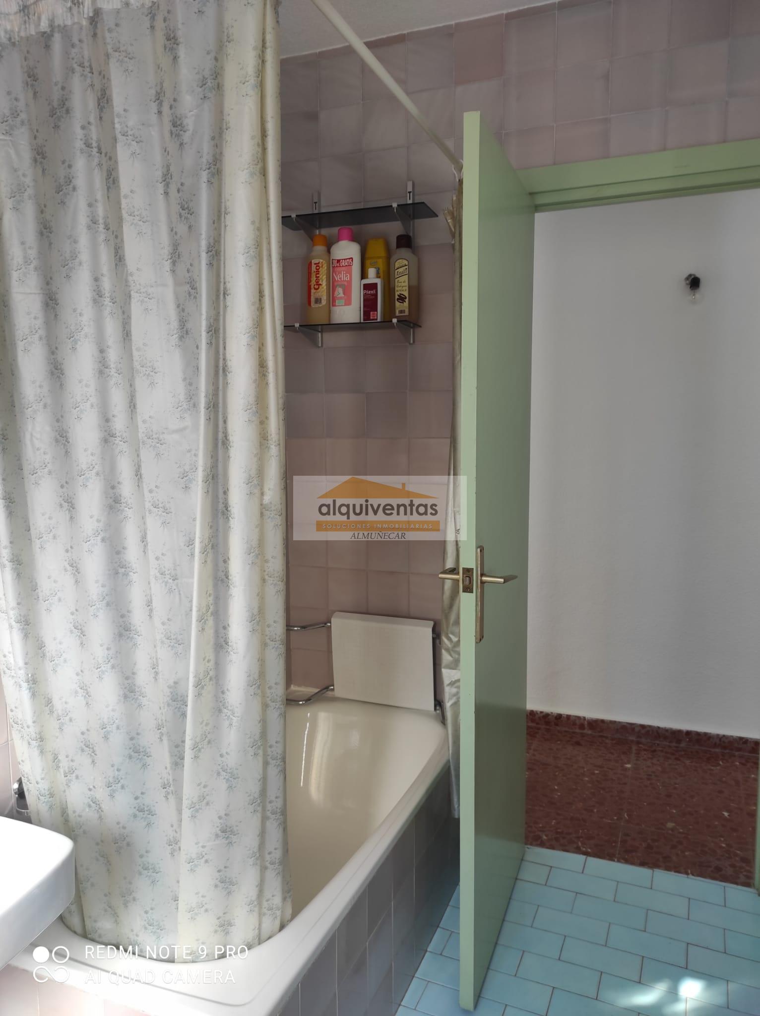 For sale of house in Almuñécar