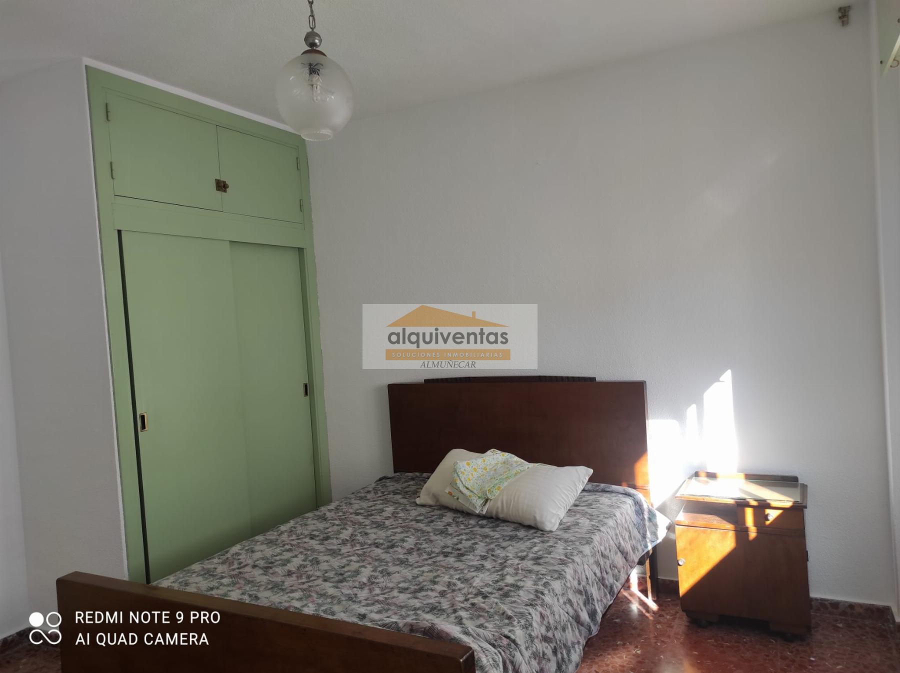 For sale of house in Almuñécar