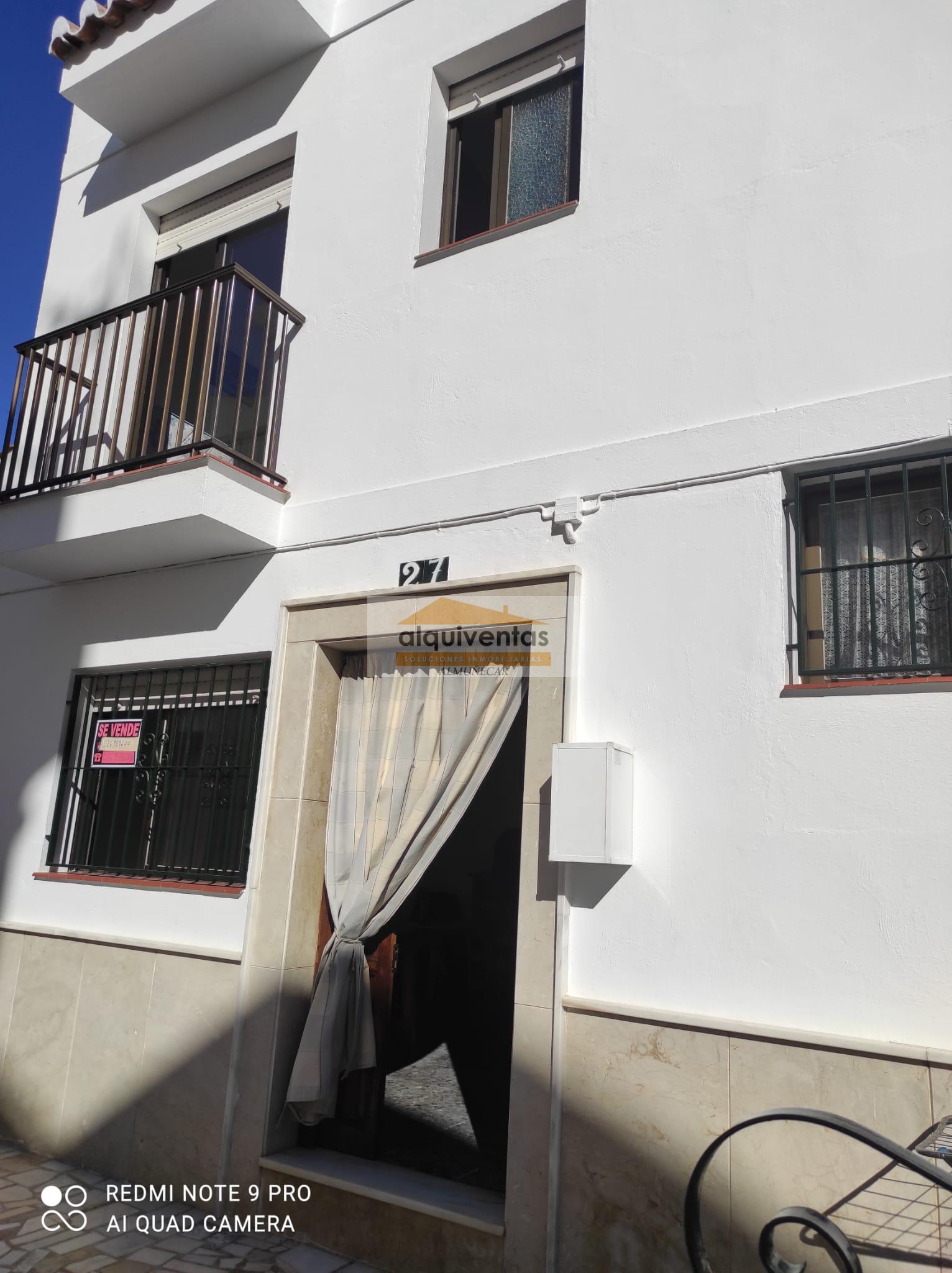 For sale of house in Almuñécar