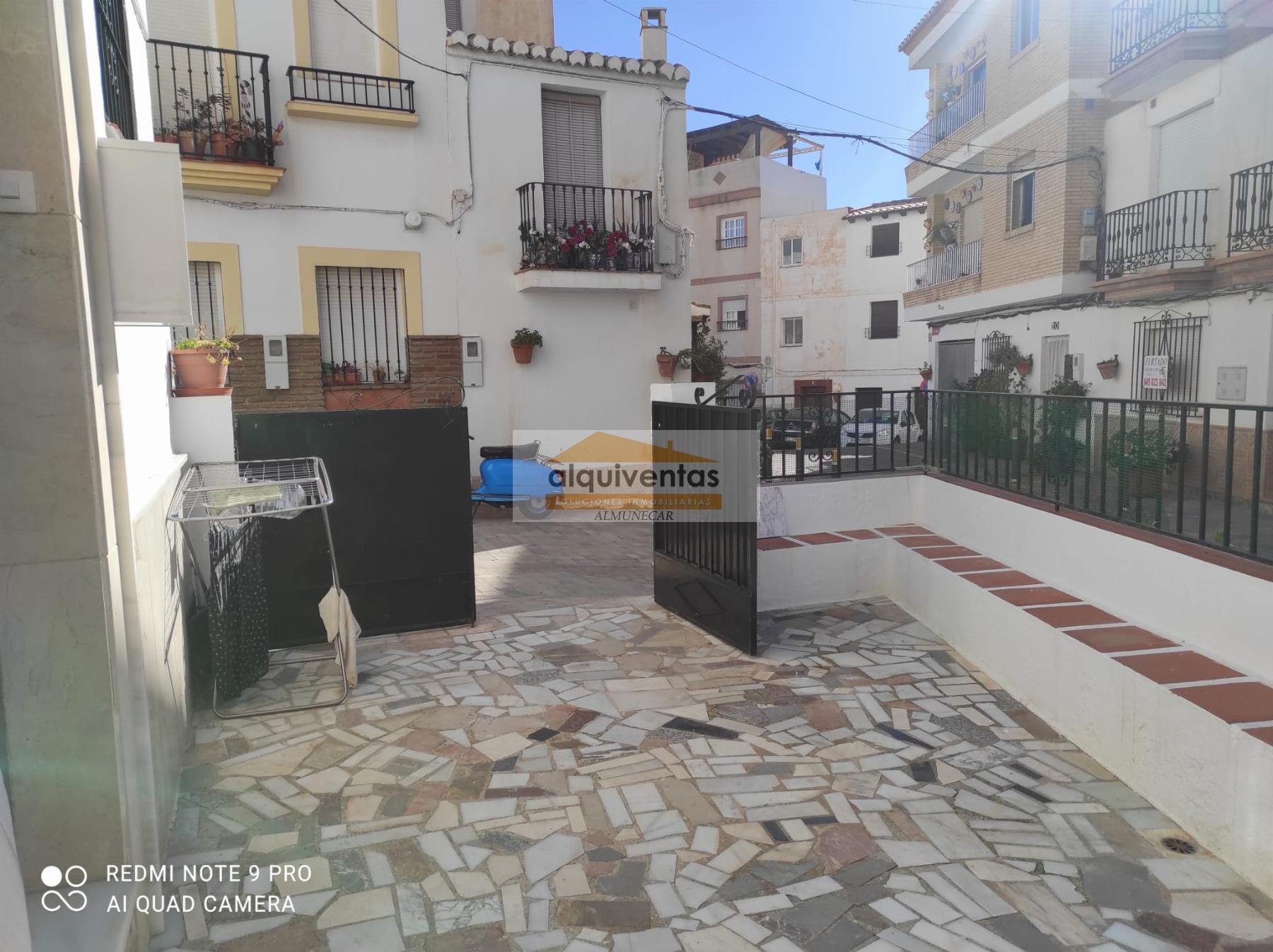 For sale of house in Almuñécar