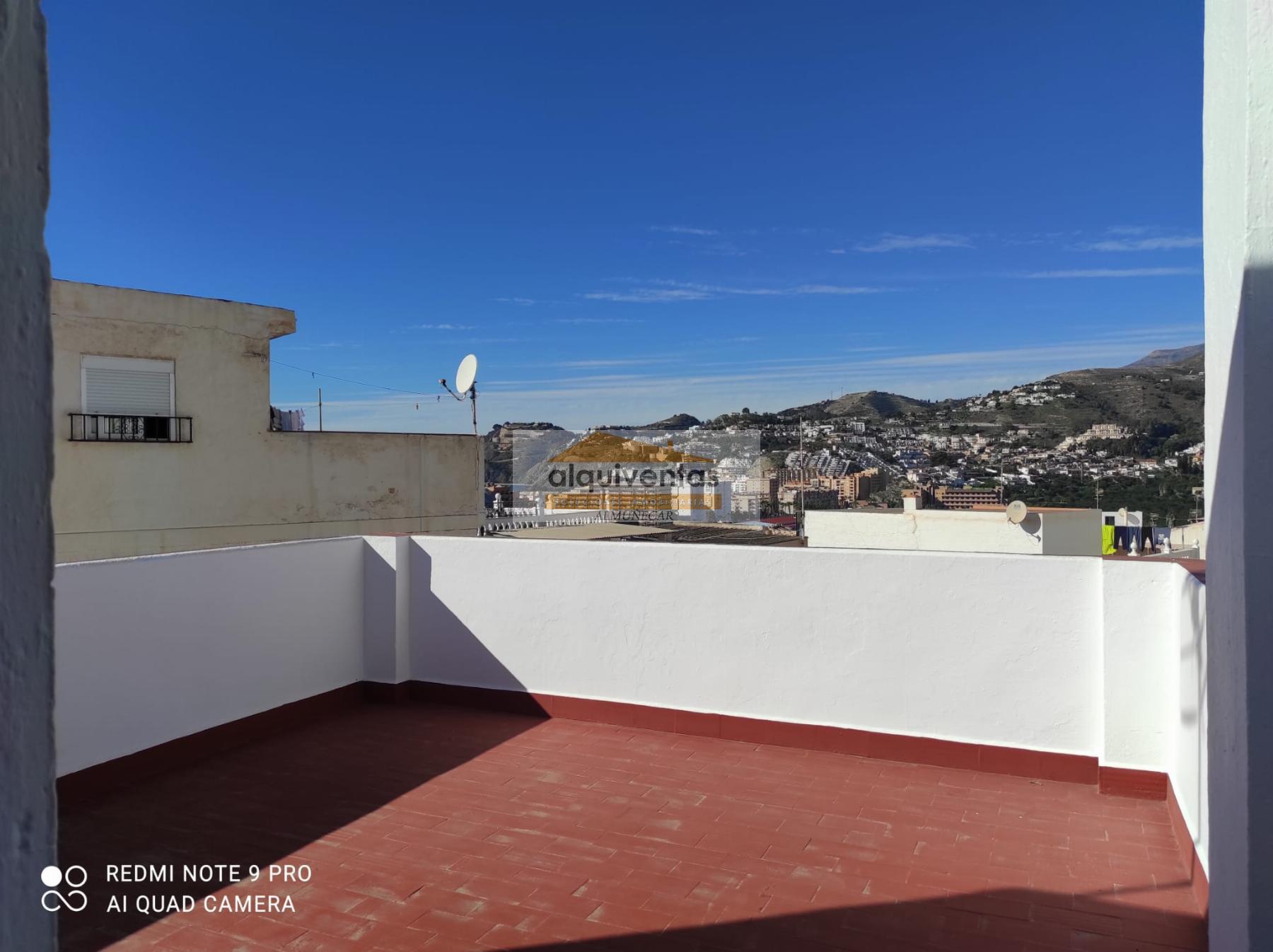 For sale of house in Almuñécar