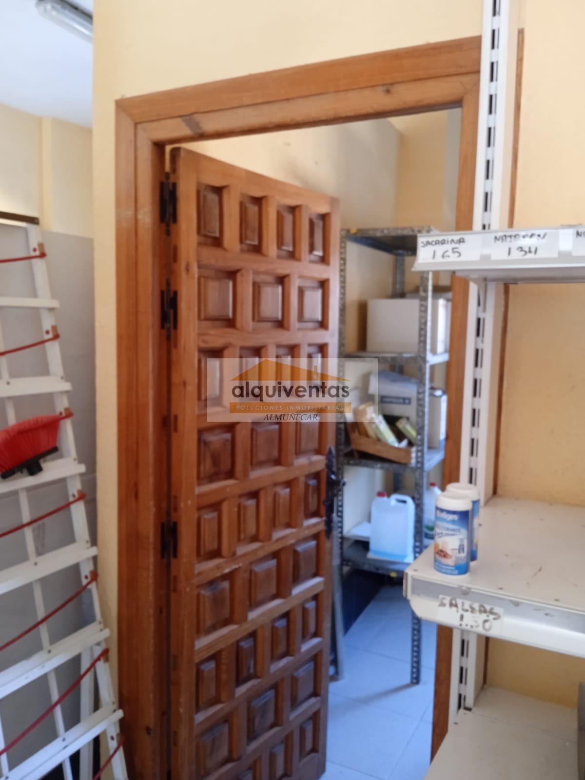 Venta de local comercial en Almuñécar