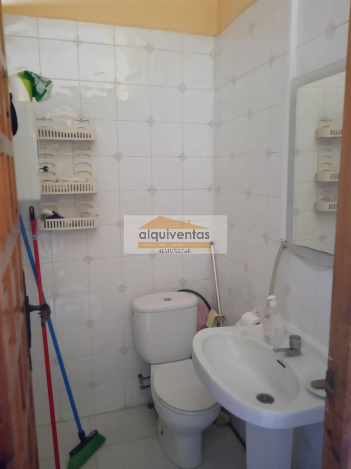 For sale of commercial in Almuñécar