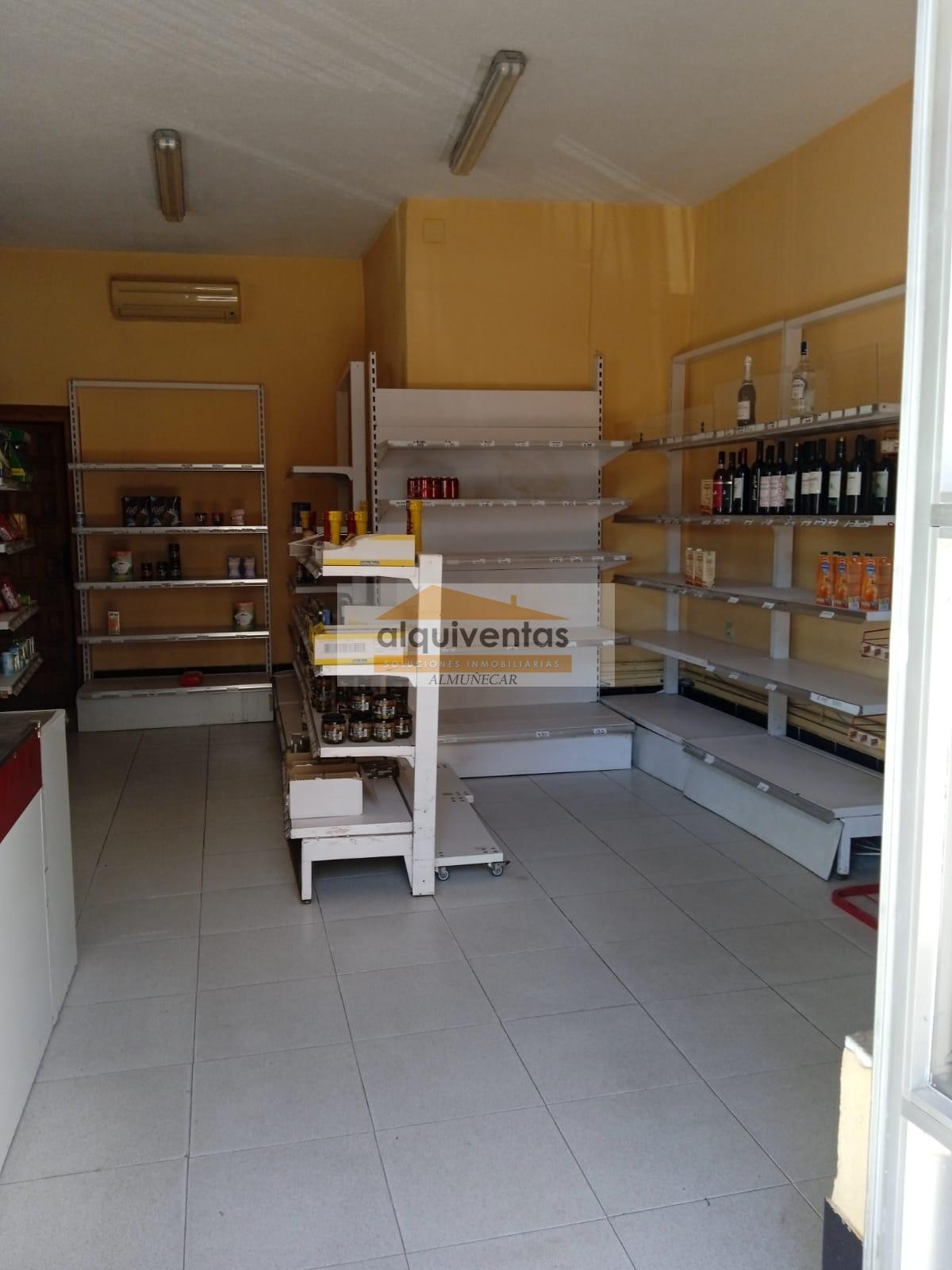 Venta de local comercial en Almuñécar