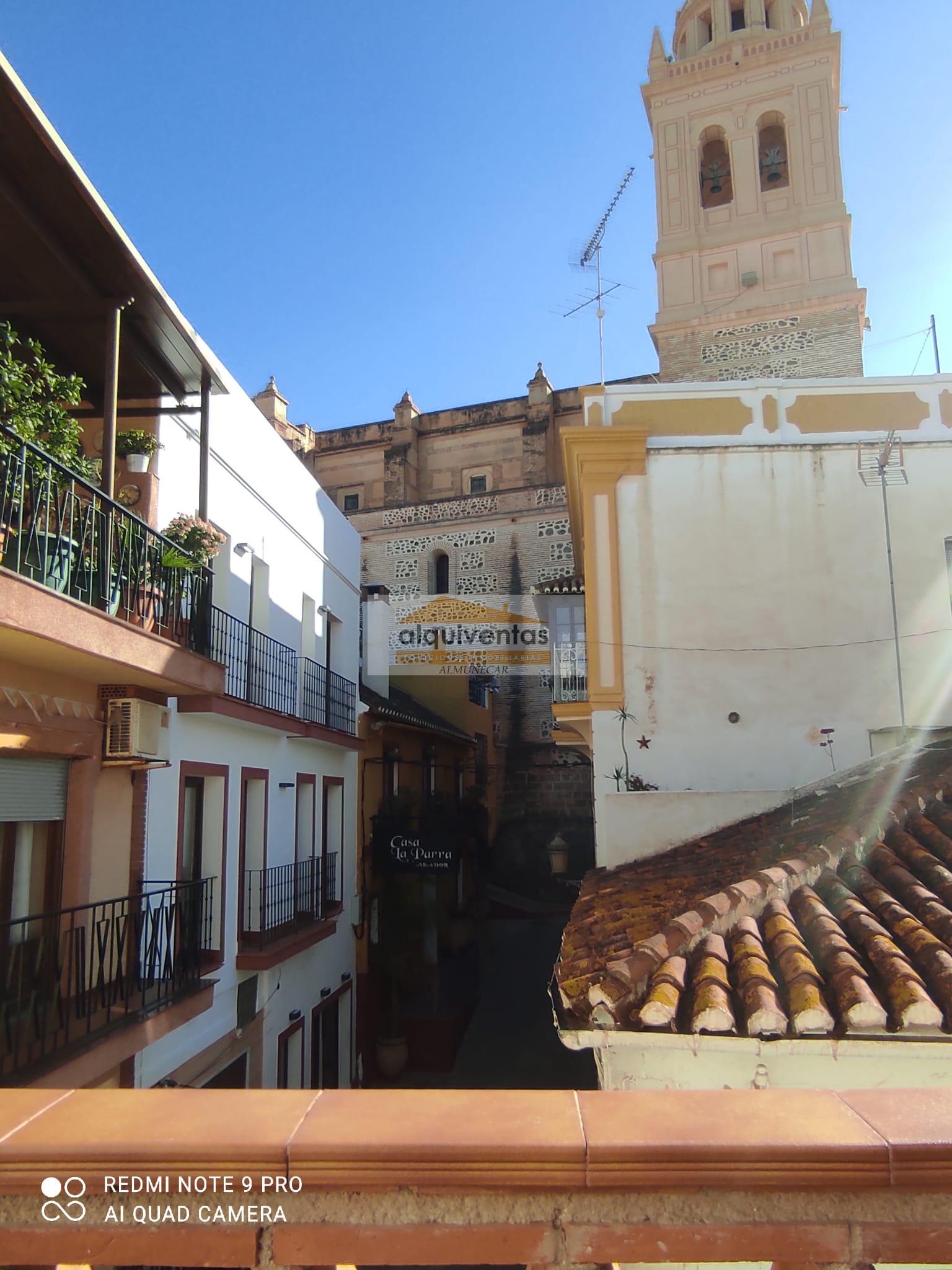 For sale of house in Almuñécar