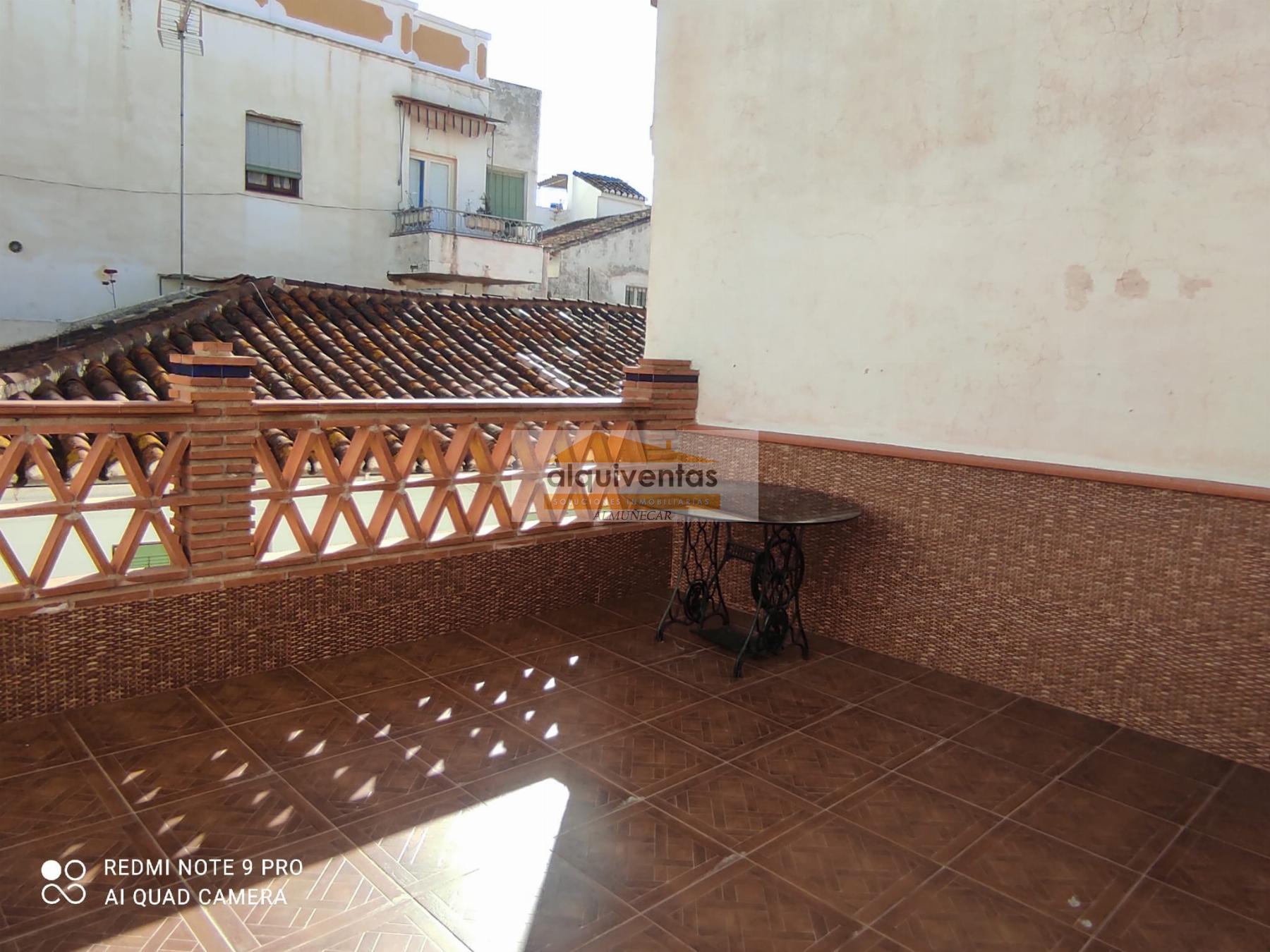 For sale of house in Almuñécar