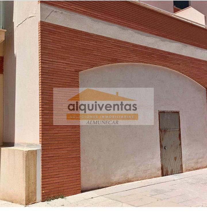 Venta de local comercial en Calahonda