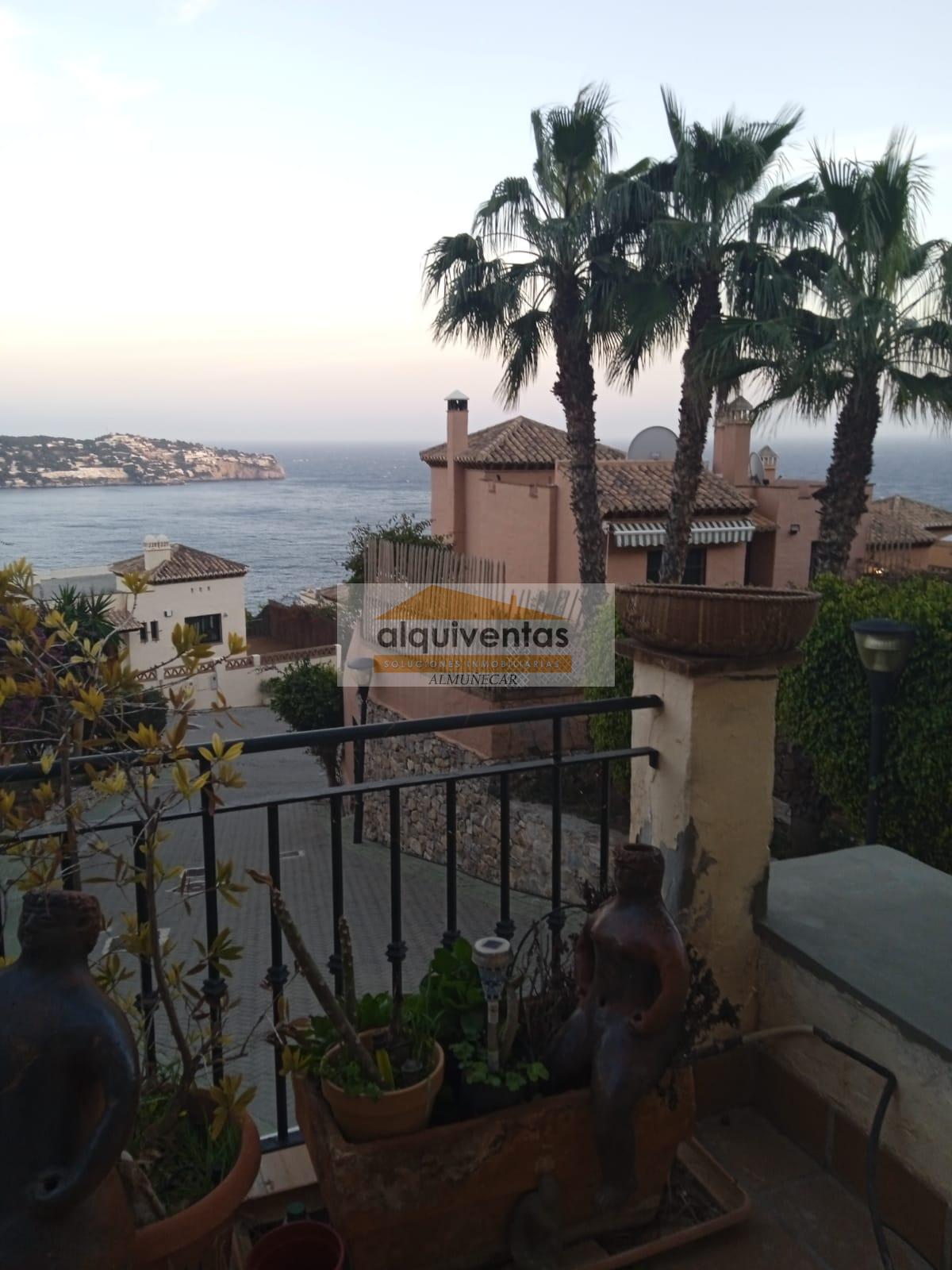 For sale of house in La Herradura