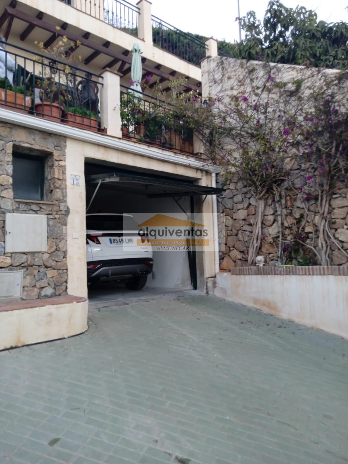 For sale of house in La Herradura