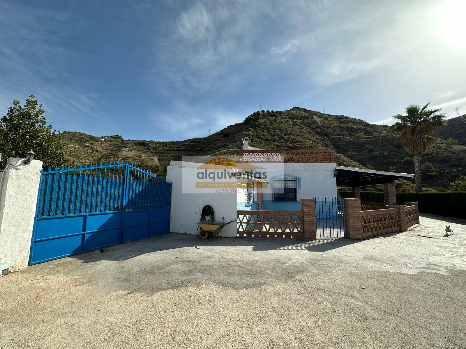 For sale of house in La Herradura