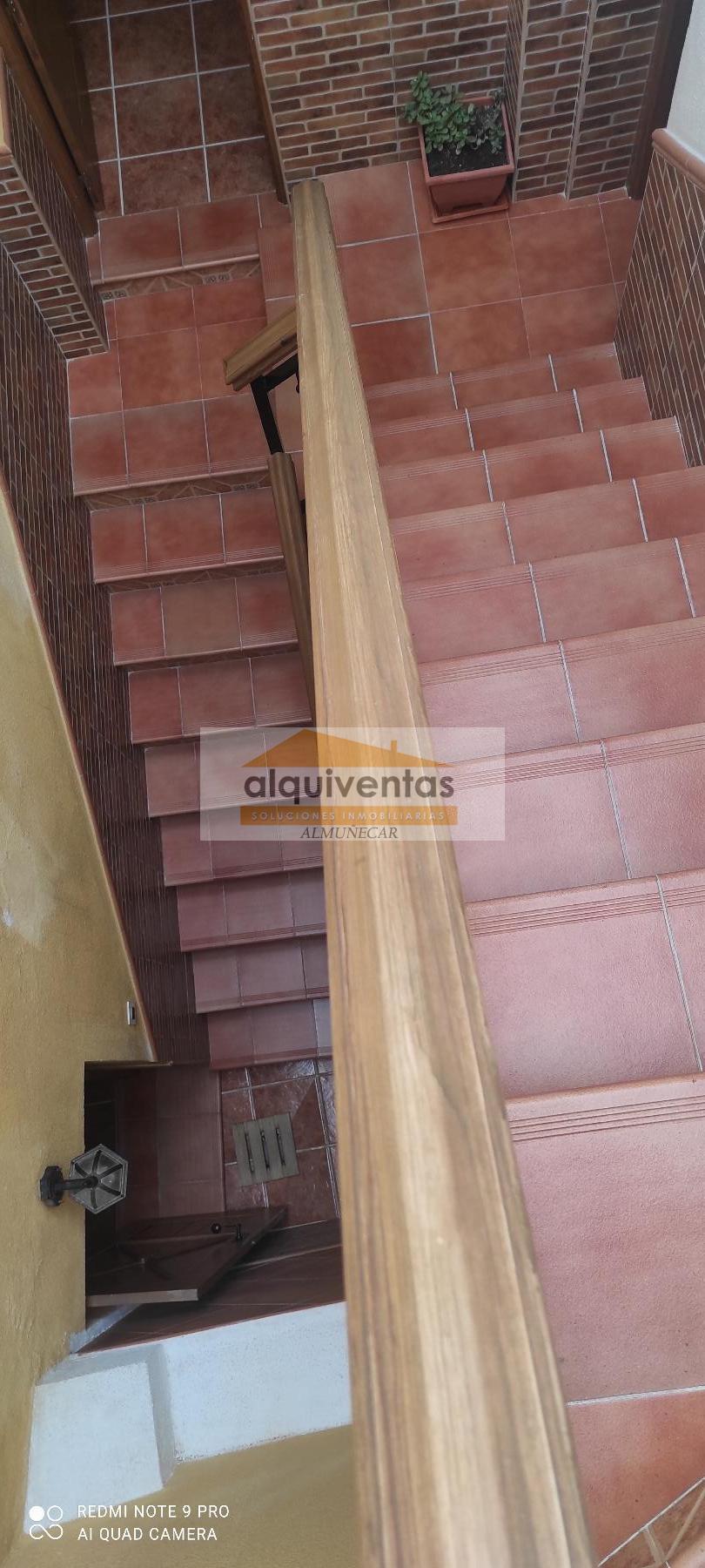 For sale of house in Almuñécar