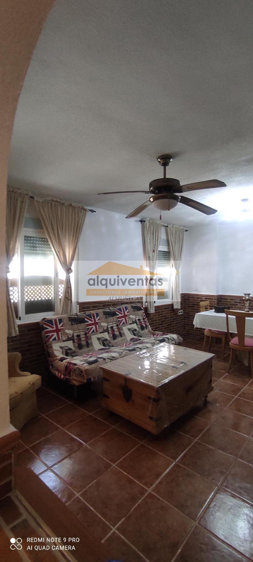 For sale of house in Almuñécar