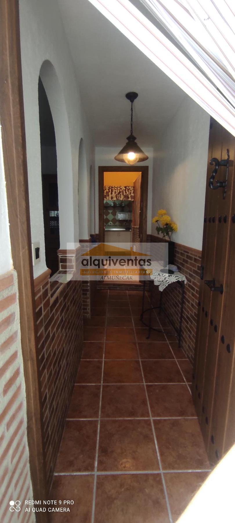 For sale of house in Almuñécar