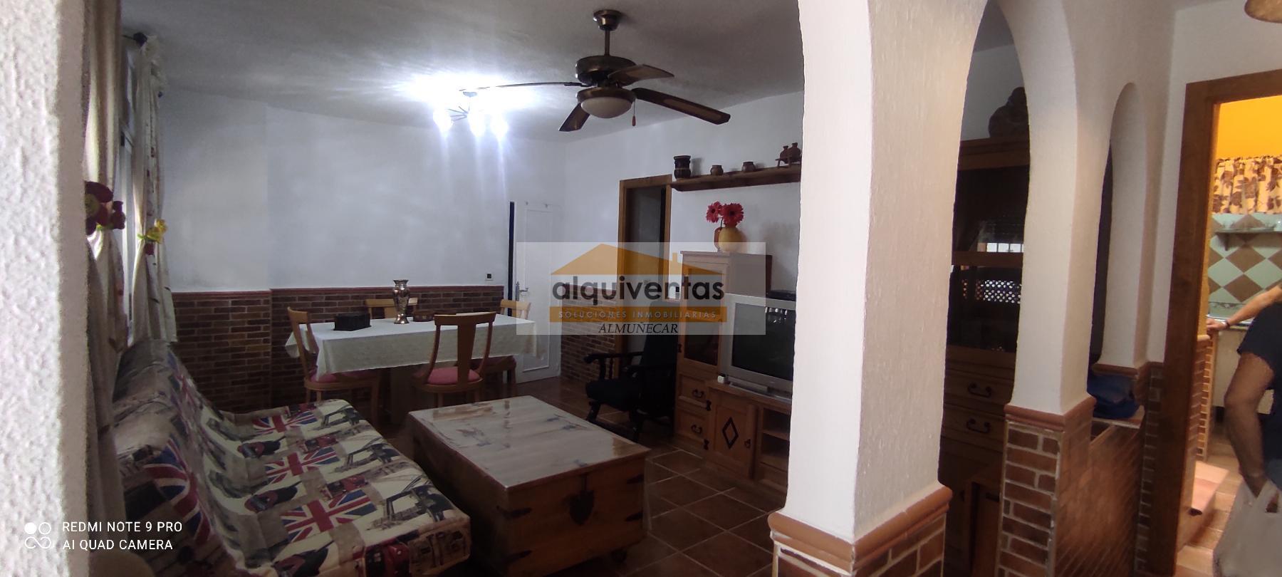For sale of house in Almuñécar
