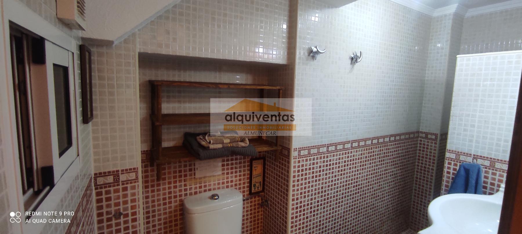 For sale of house in Almuñécar