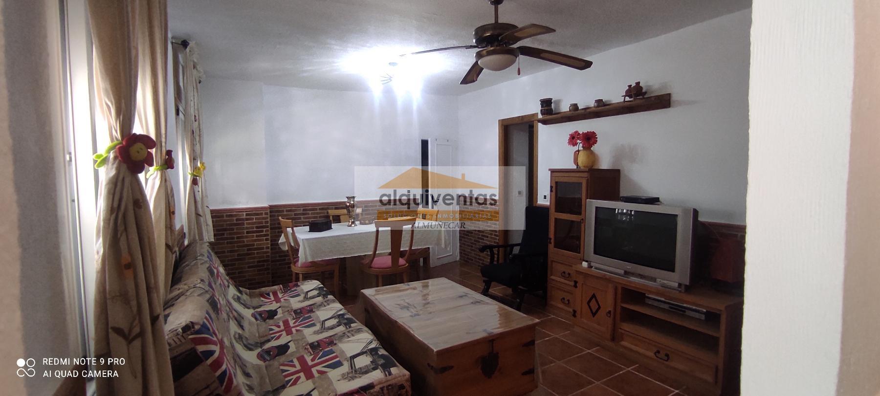 For sale of house in Almuñécar
