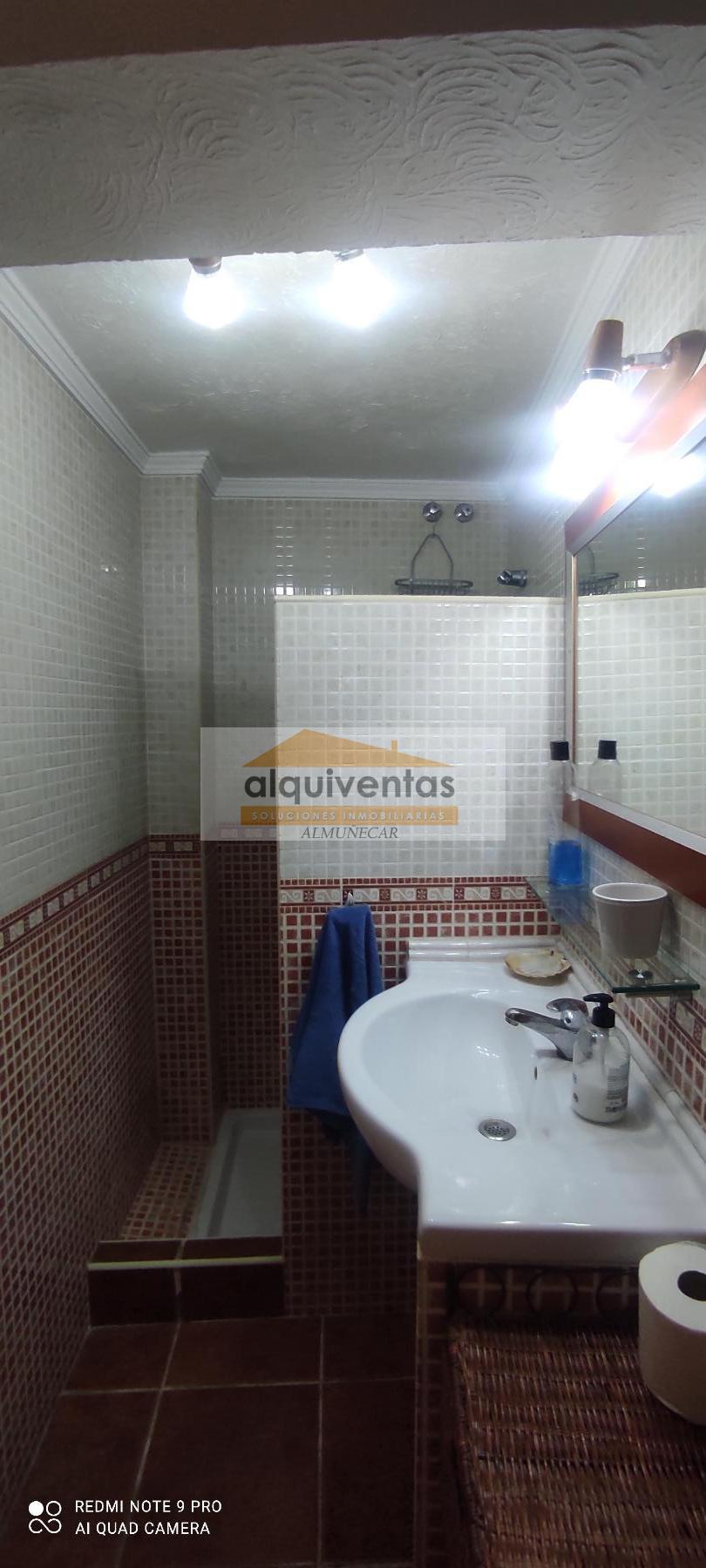 For sale of house in Almuñécar