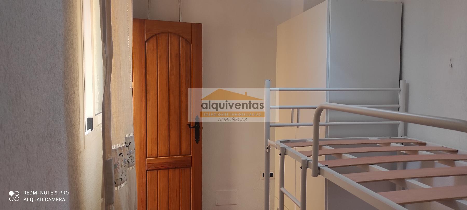 For sale of house in Almuñécar