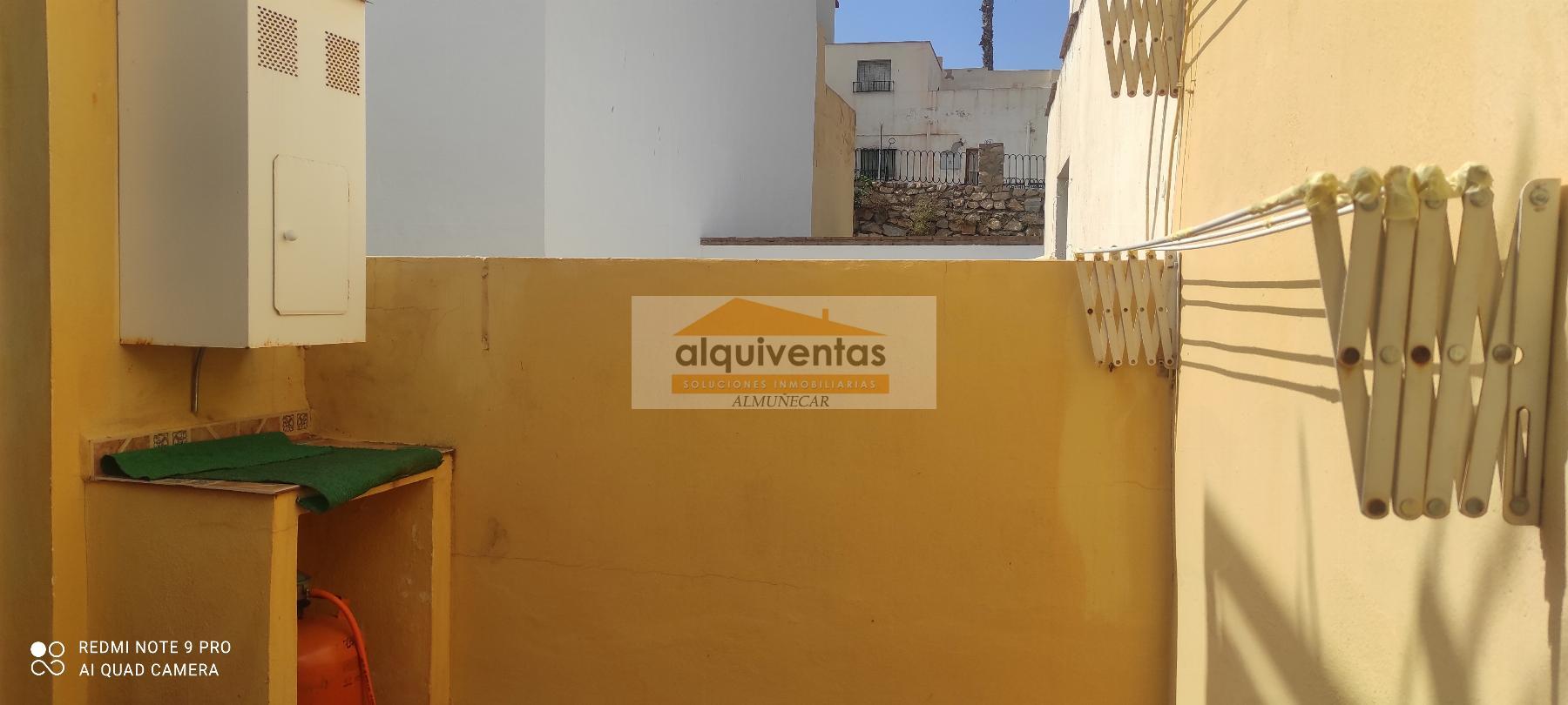 For sale of house in Almuñécar