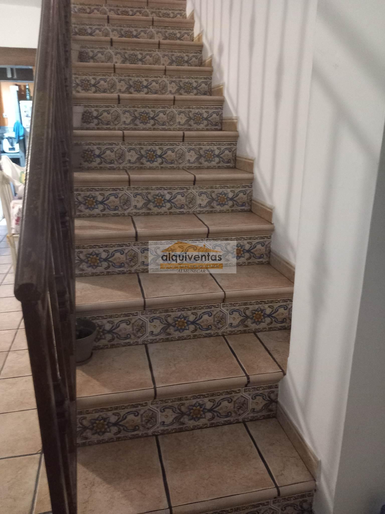 For sale of house in Almuñécar