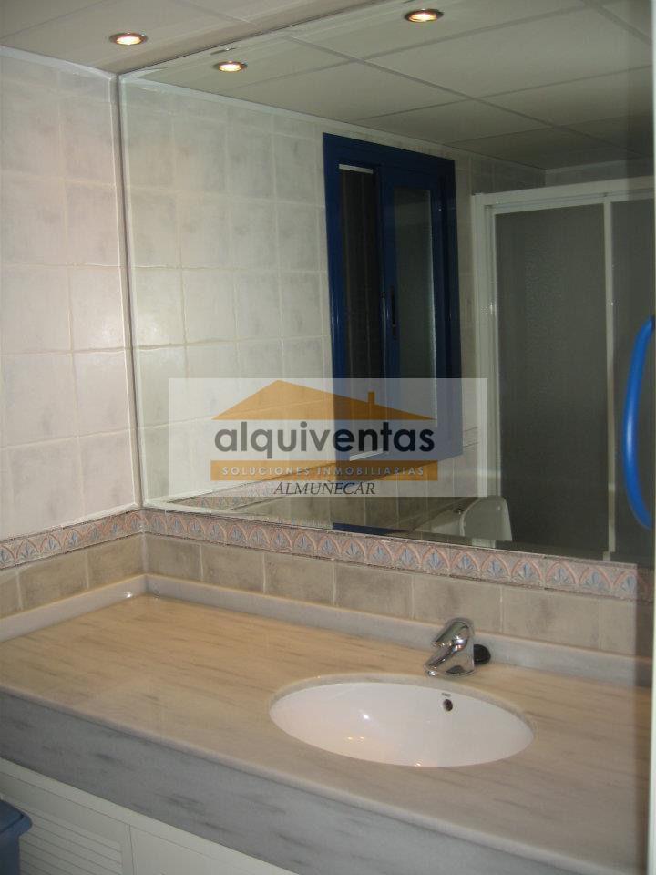 For sale of flat in Almuñécar