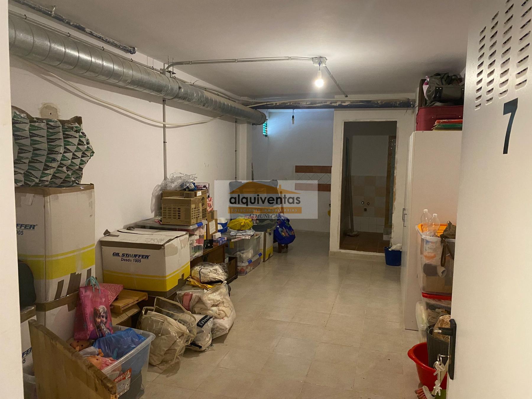 For sale of flat in Almuñécar