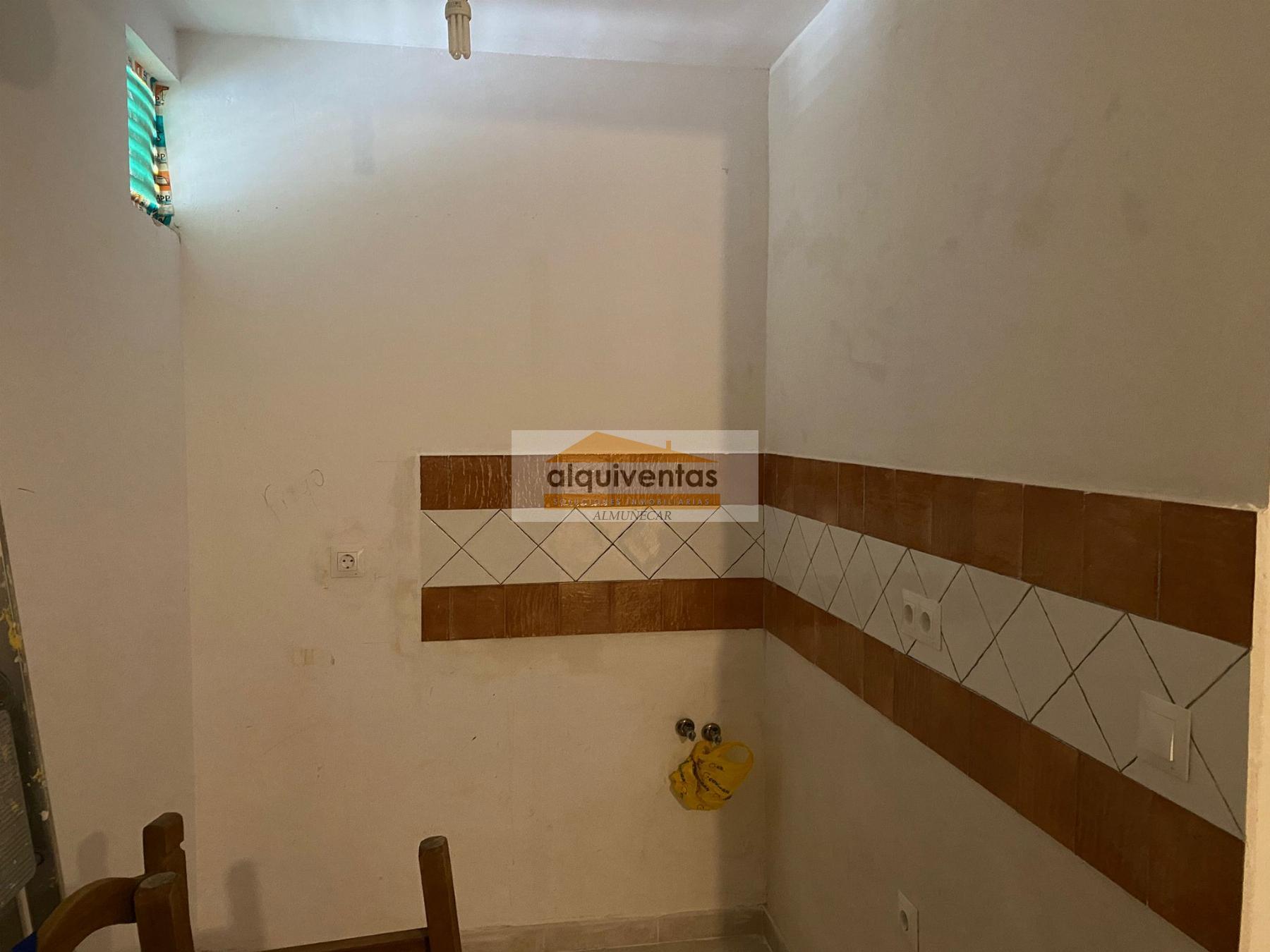 For sale of flat in Almuñécar