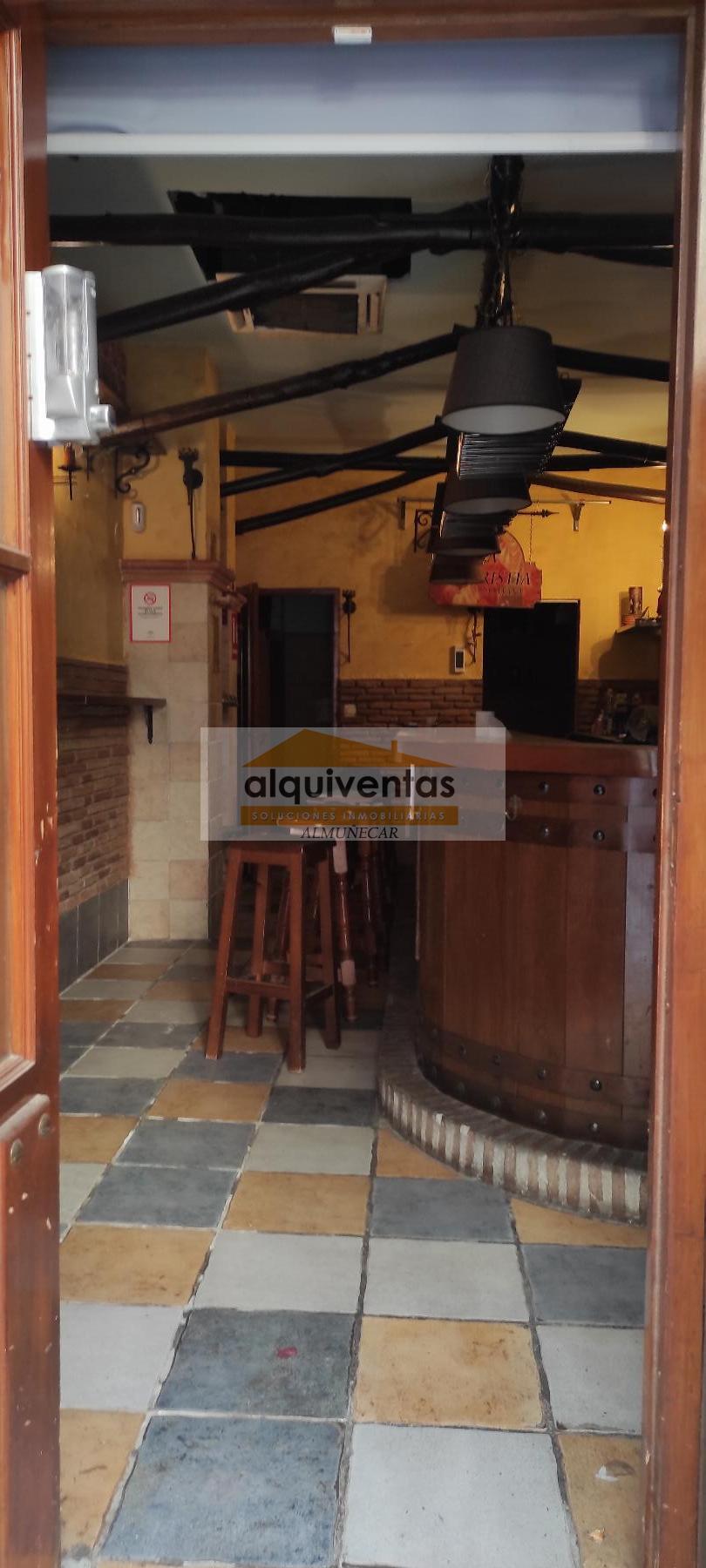 Venta de local comercial en Almuñécar