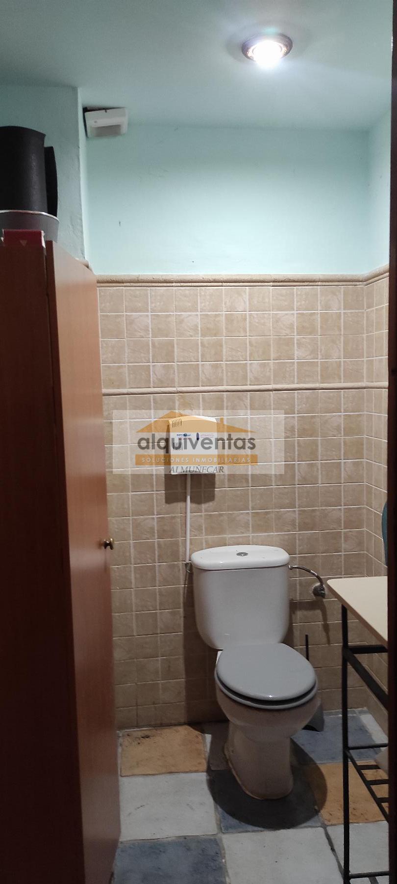 For sale of commercial in Almuñécar
