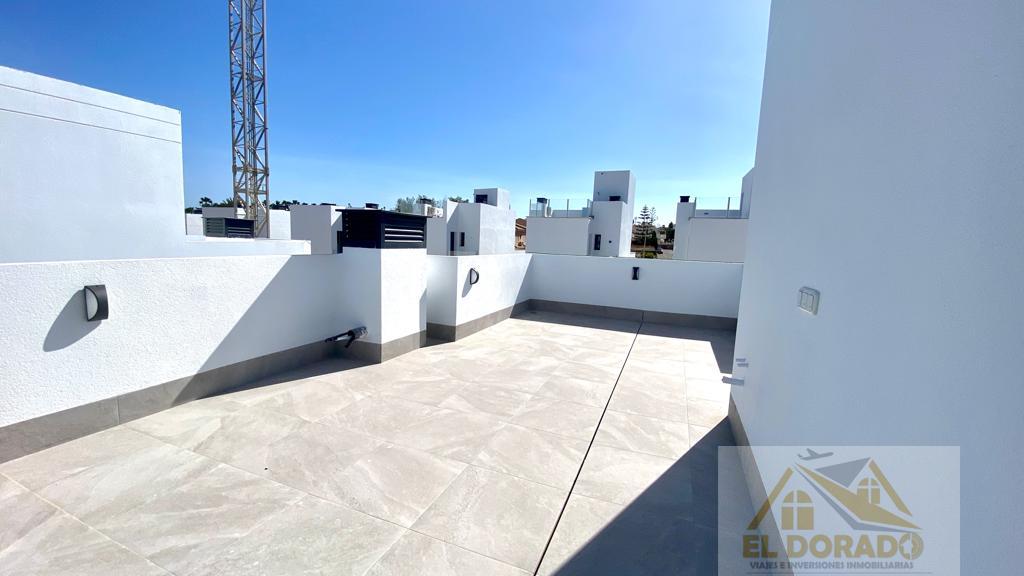 For sale of chalet in Torrevieja
