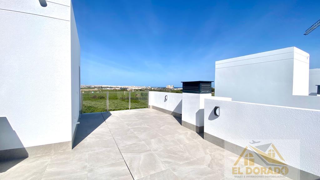 For sale of chalet in Torrevieja