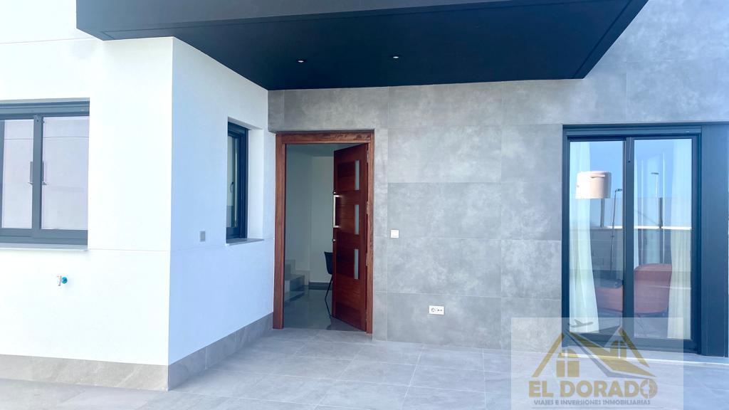 For sale of chalet in Torrevieja