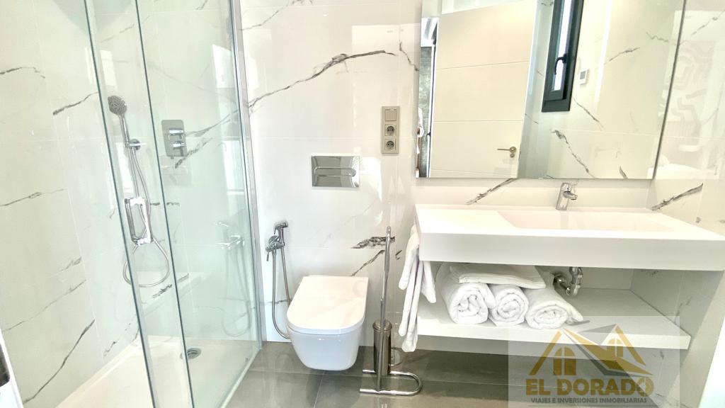 For sale of chalet in Torrevieja