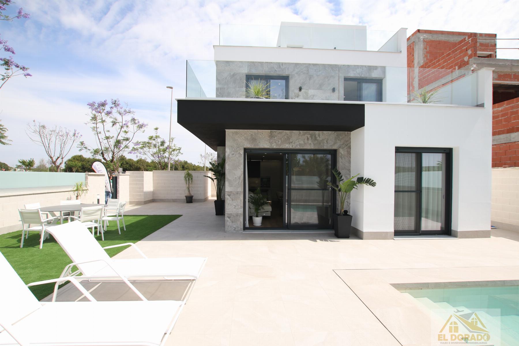 For sale of villa in Pilar de la Horadada