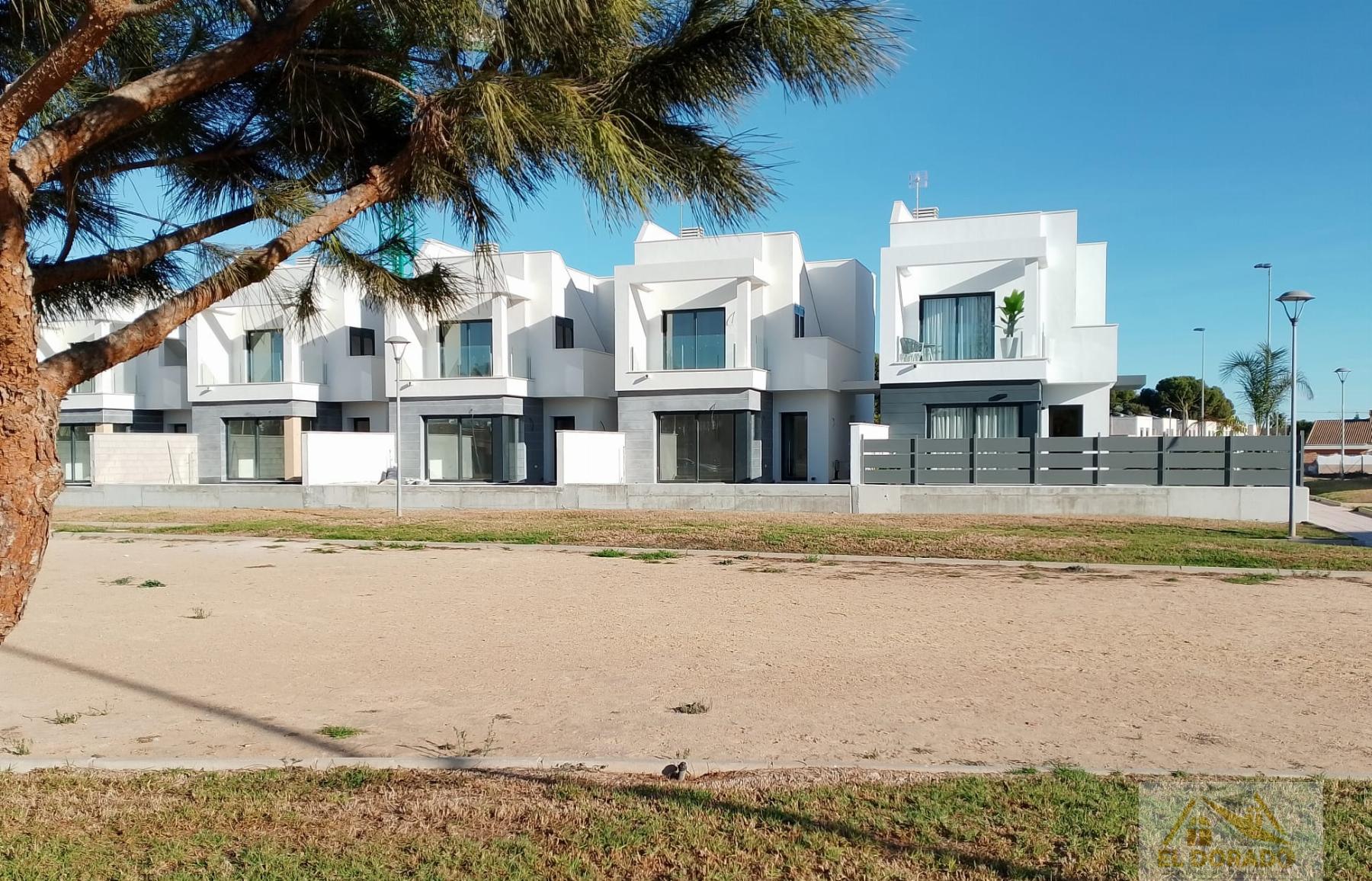 For sale of villa in Santiago de la Ribera