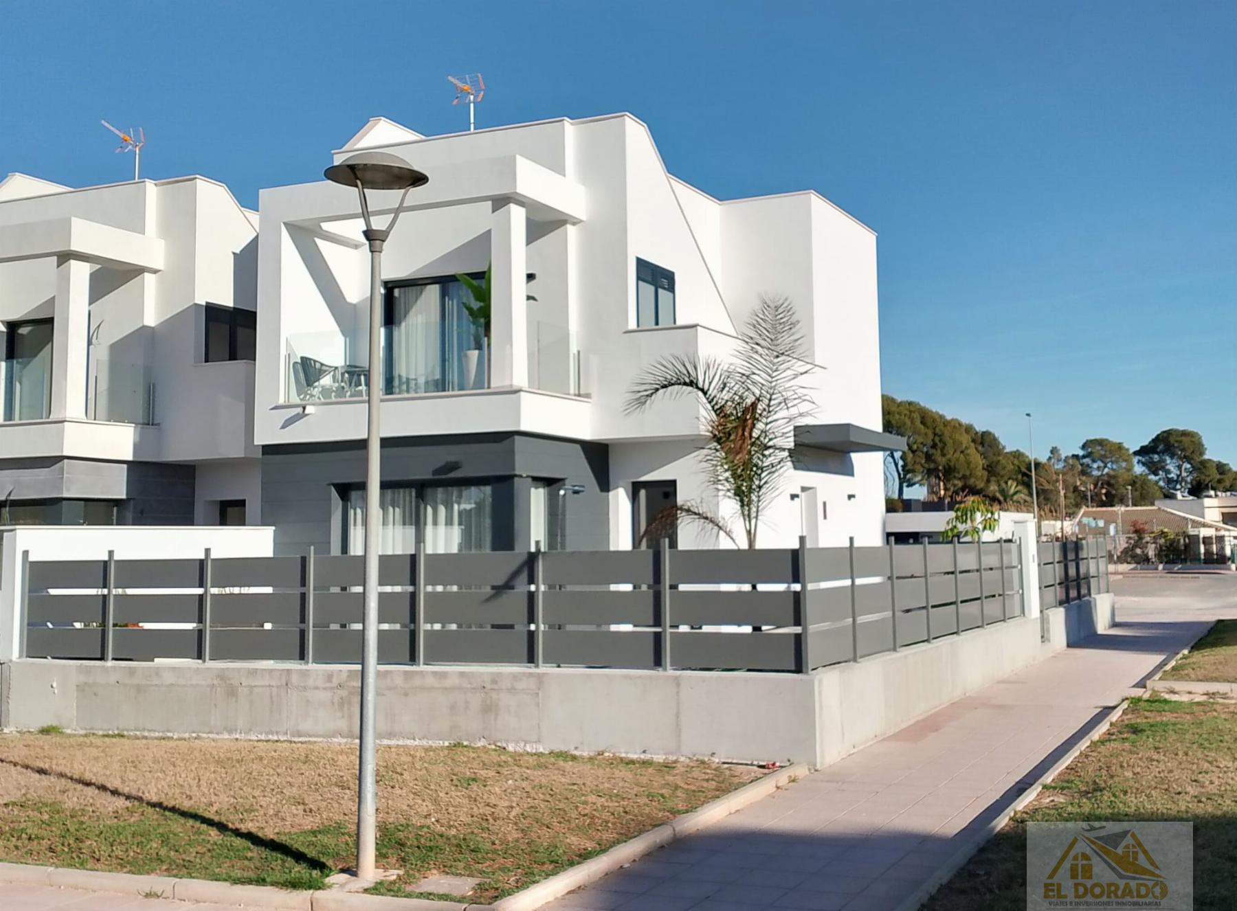 For sale of villa in Santiago de la Ribera