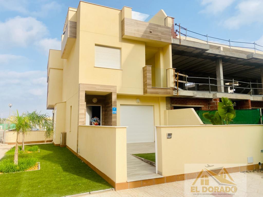 Zu verkaufen von duplex in
 La Manga del Mar Menor