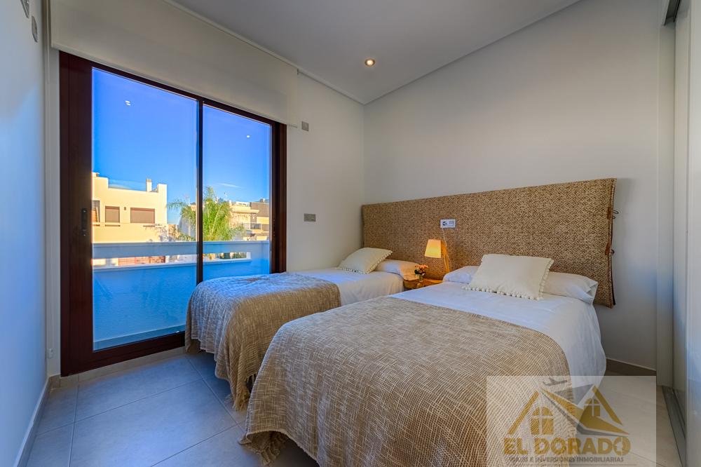 Venta de chalet en Pilar de la Horadada