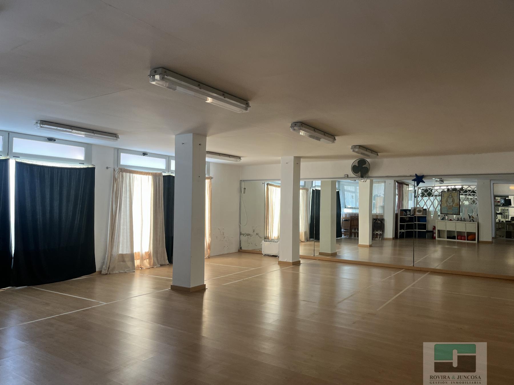 Venda de planta baixa a Roda de Barà
