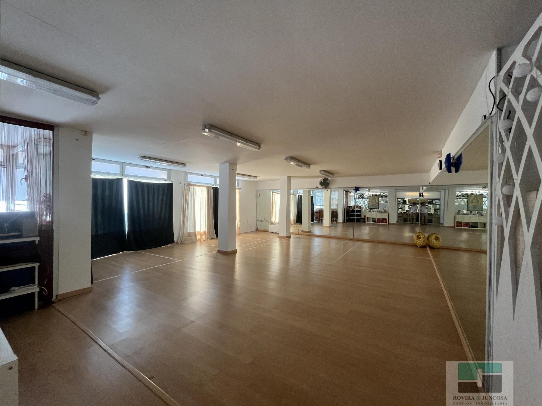 Venda de planta baixa a Roda de Barà